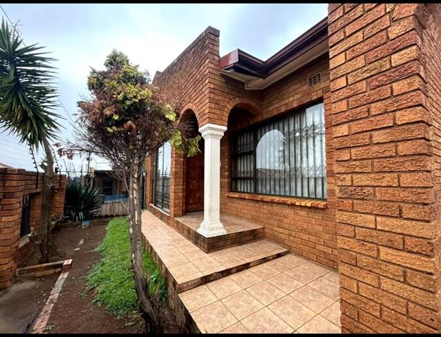 2 BEDROOM HOUSE FOR SALE IN MEADOWLANDS
